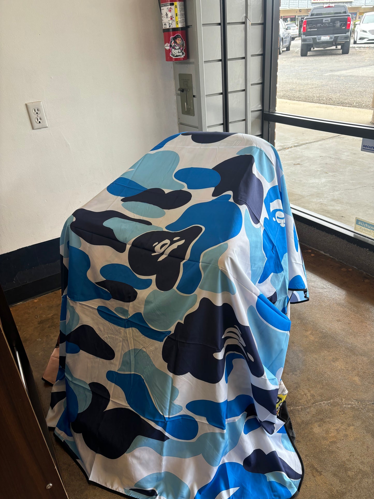 B2 BARBER CAPE