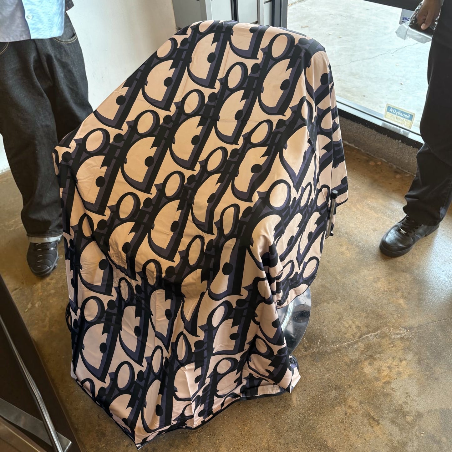 D1 Premium Barber Cape